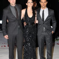 Robert Pattinson, Kristen Stewart y Taylor Lautner en el estreno de 'Amanecer. Parte 1' en Londres