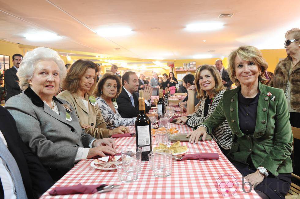 La Infanta Pilar, Esperanza Aguirre y Ana Botella en el Rastrillo 2011