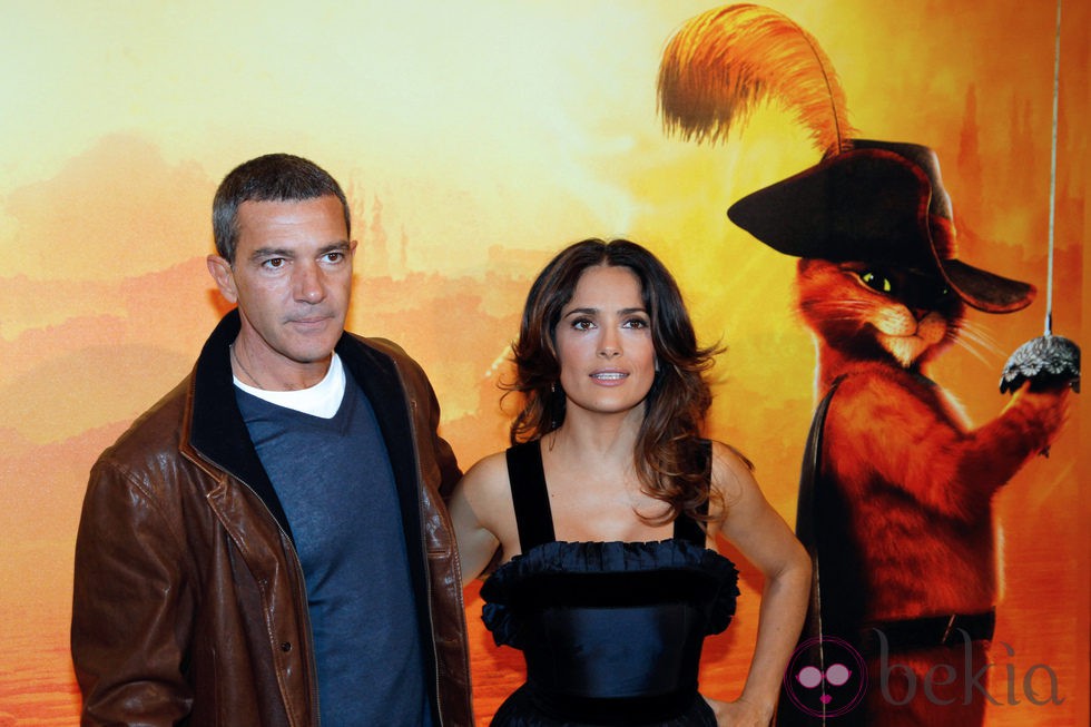 Antonio Banderas y Salma Hayek en la presentación de 'El gato con botas' en París