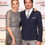 Kelly Rutherford y Matthew Settle en la fiesta de los 100 capítulos de Gossip Girl