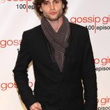 Penn Badgley en la fiesta de los 100 capítulos de Gossip Girl