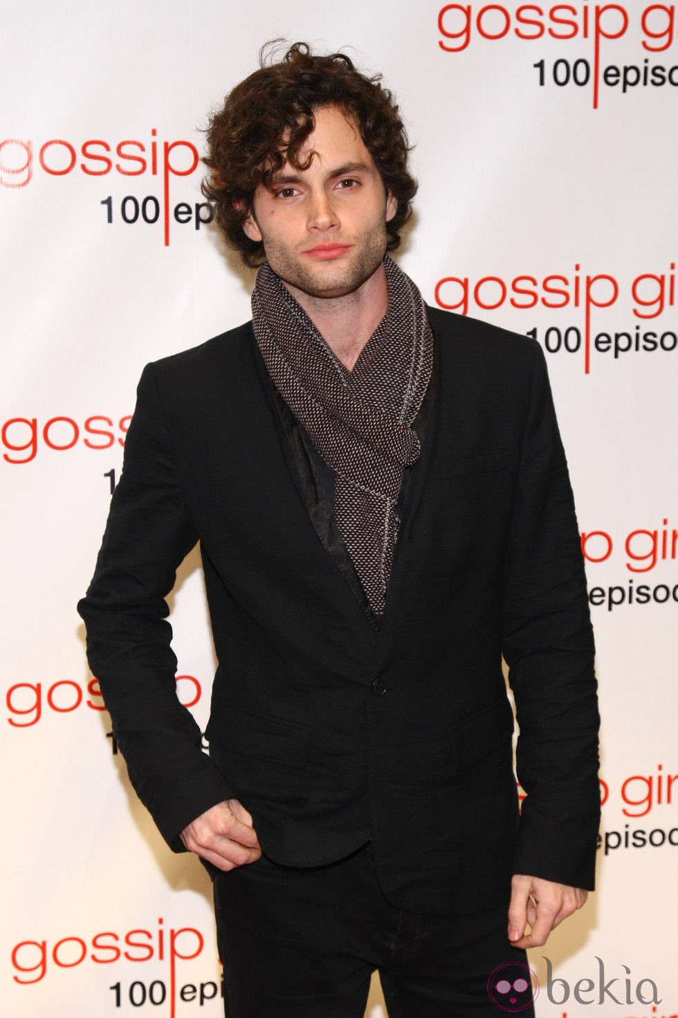 Penn Badgley en la fiesta de los 100 capítulos de Gossip Girl