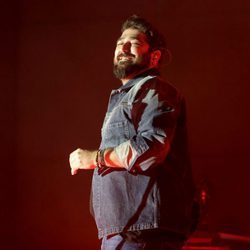 Antonio Orozco, sonriente durante un concierto en el Casino de Madrid