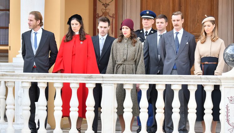 Andrea, Carlota y Pierre Casiraghi con Beatrice Borromeo y Tatiana Santo Domingo en el Día Nacional de Mónaco