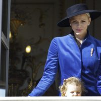 Charlene de Mónaco con sus hijos Gabriella y Jacques en el Día Nacional de Mónaco