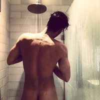 Jon Kortajarena y su sensual desnudo en la ducha