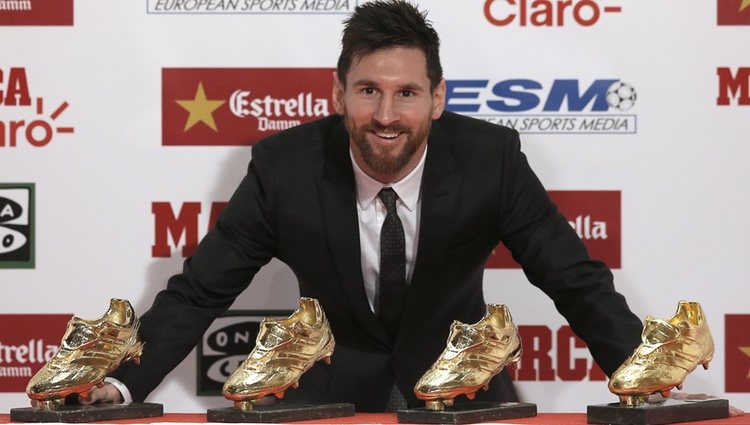 Leo Messi recibe su cuarta Bota de Oro