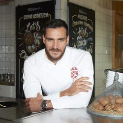 Saúl Craviotto con su chaquetilla de 'Masterchef Celebrity'