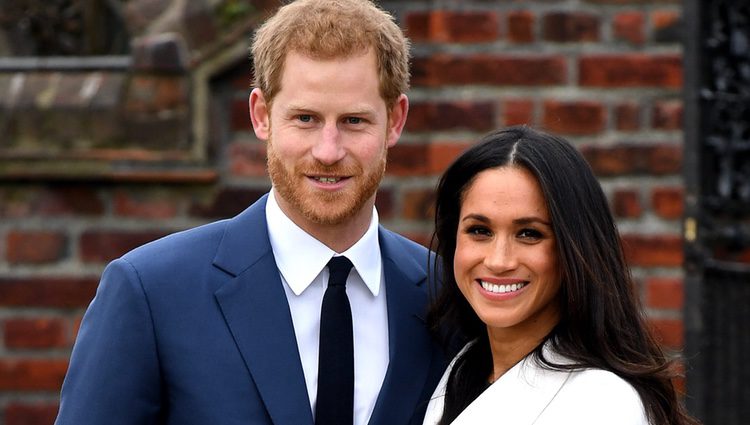 Foto del posado oficial del Príncipe Harry de Inglaterra y Meghan Markle