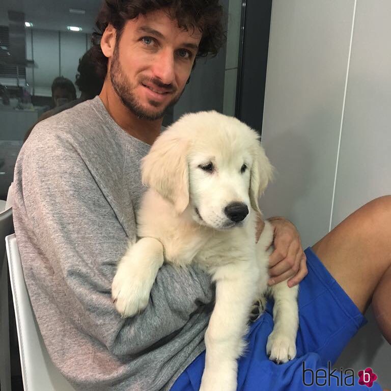 Feliciano López con su nuevo perrito Ace