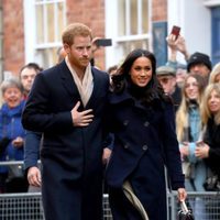 El Príncipe Harry de Inglaterra y Meghan Markle en su primer acto público oficial