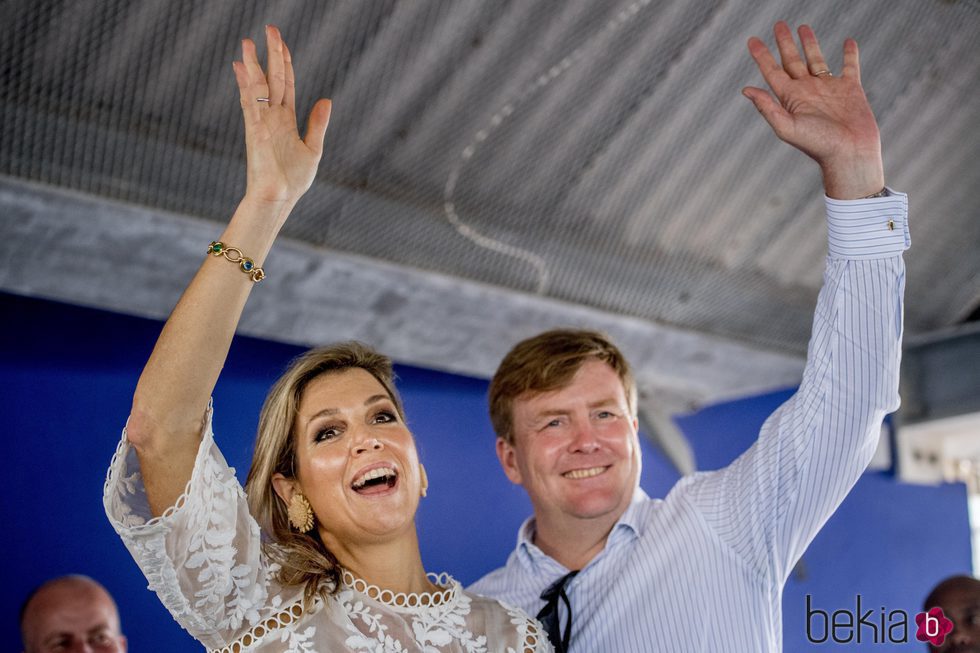 Los Reyes de Holanda en un acto oficial en el Caribe Neerlandés