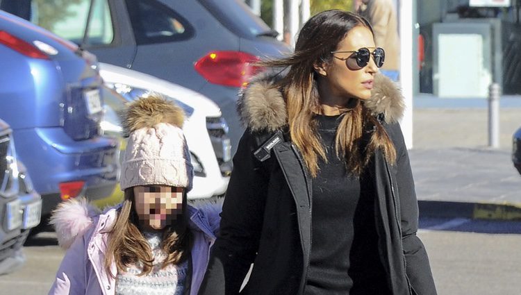 Paula Echevarría se lleva a su hija Daniella de compras