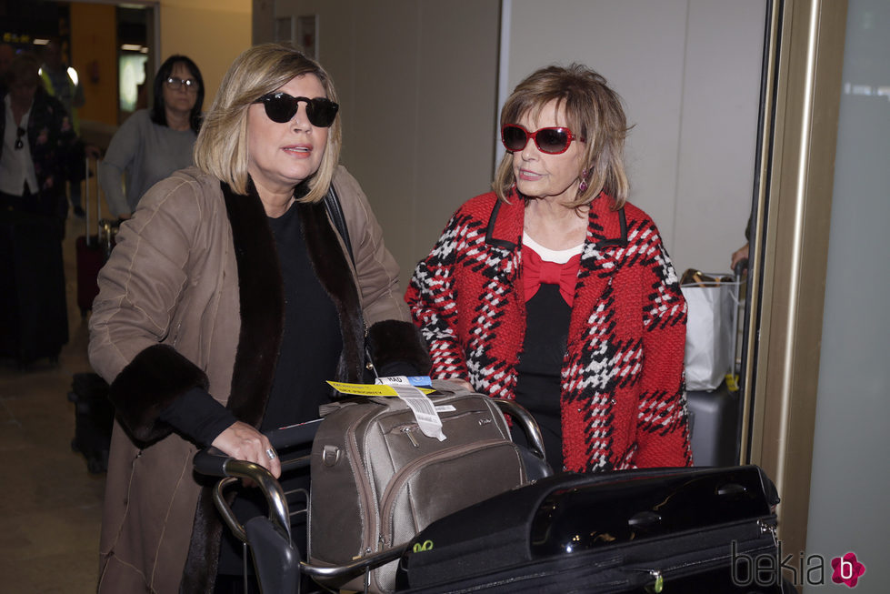 Terelu y María Teresa Campos volviendo de su viaje a Nueva York