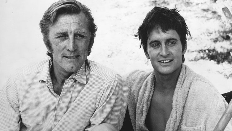 Kirk Douglas y su hijo, el también actor Michael Douglas