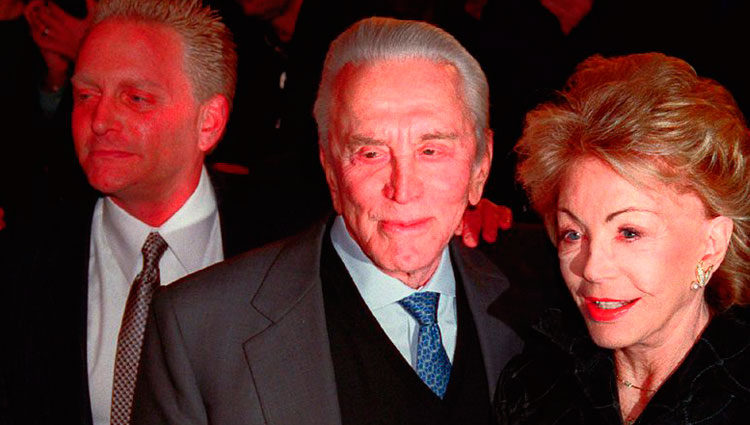 Eric Douglas y sus padres, Kirk Douglas y Anne Buyens