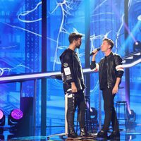 Raoul y Agoney durante su actuación en la Gala 7 de 'OT 2017'