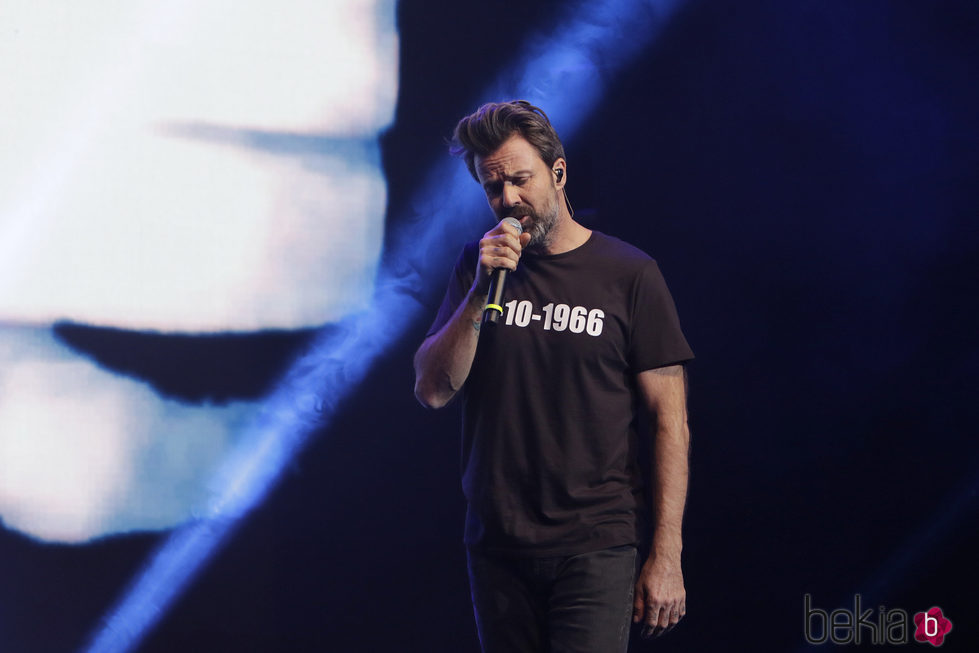 Pau Donés actuando en la entrega de los Premios Ondas 2017