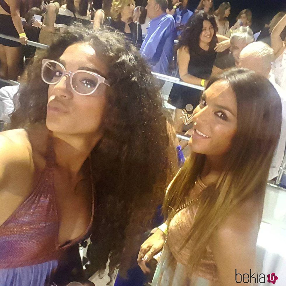 Raquel Bollo felicita a su hija Alma Bollo por su 18 cumpleaños