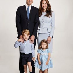 Los Duques de Cambridge, el Príncipe Jorge y la Princesa Carlota felicitan la Navidad 2017