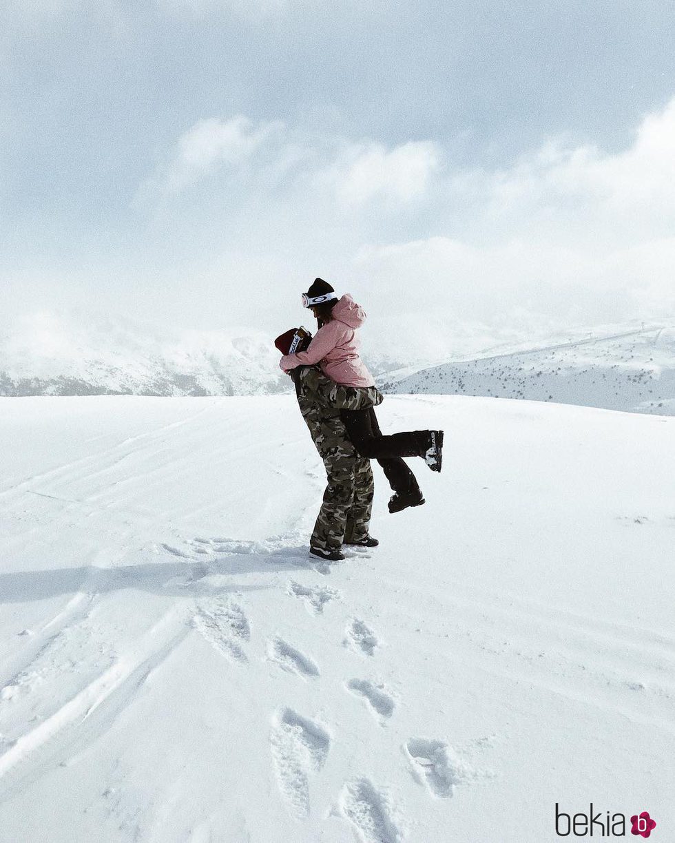 Dulceida y Alba muy románticas en la nieve