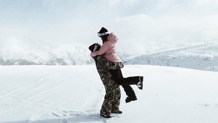 Dulceida y Alba muy románticas en la nieve