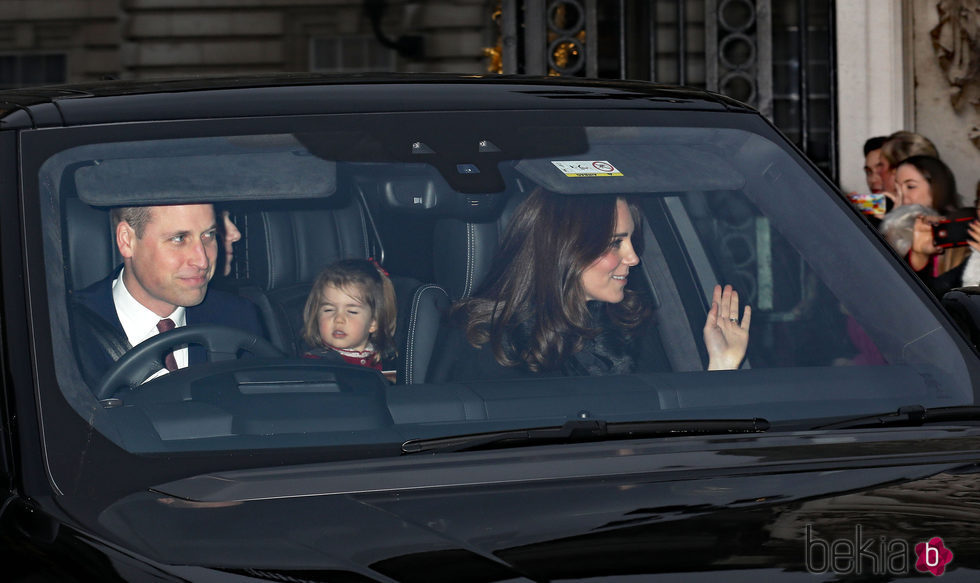 Los Duques de Cambridge y la Princesa Carlota en el almuerzo de Navidad 2017 en Buckingham Palace