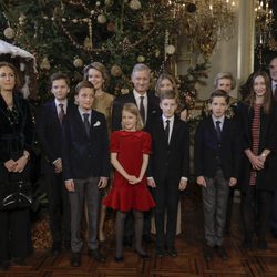 Felipe de Bélgica con la Reina Matilde, sus hijos, su hermana Astrid, sus cuñados y sus sobrinos en el concierto de Navidad