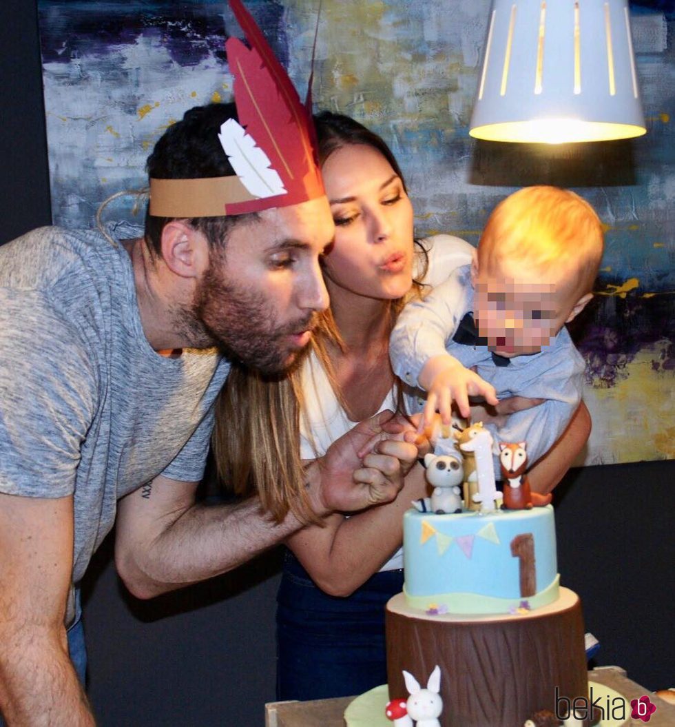 Rudy Fernández y Helen Lindes celebran el primer cumpleaños de su hijo Alan