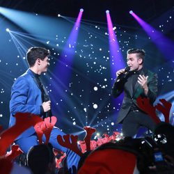 Alfred y Naim Thomas en la Gala de Navidad de 'OT 2017'