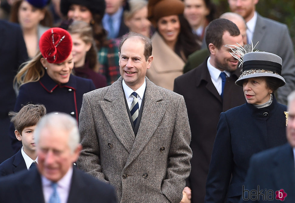 El Príncipe Eduardo, Autumn Kelly y la Princesa Ana en la Misa de Navidad 2017 en Sandringham