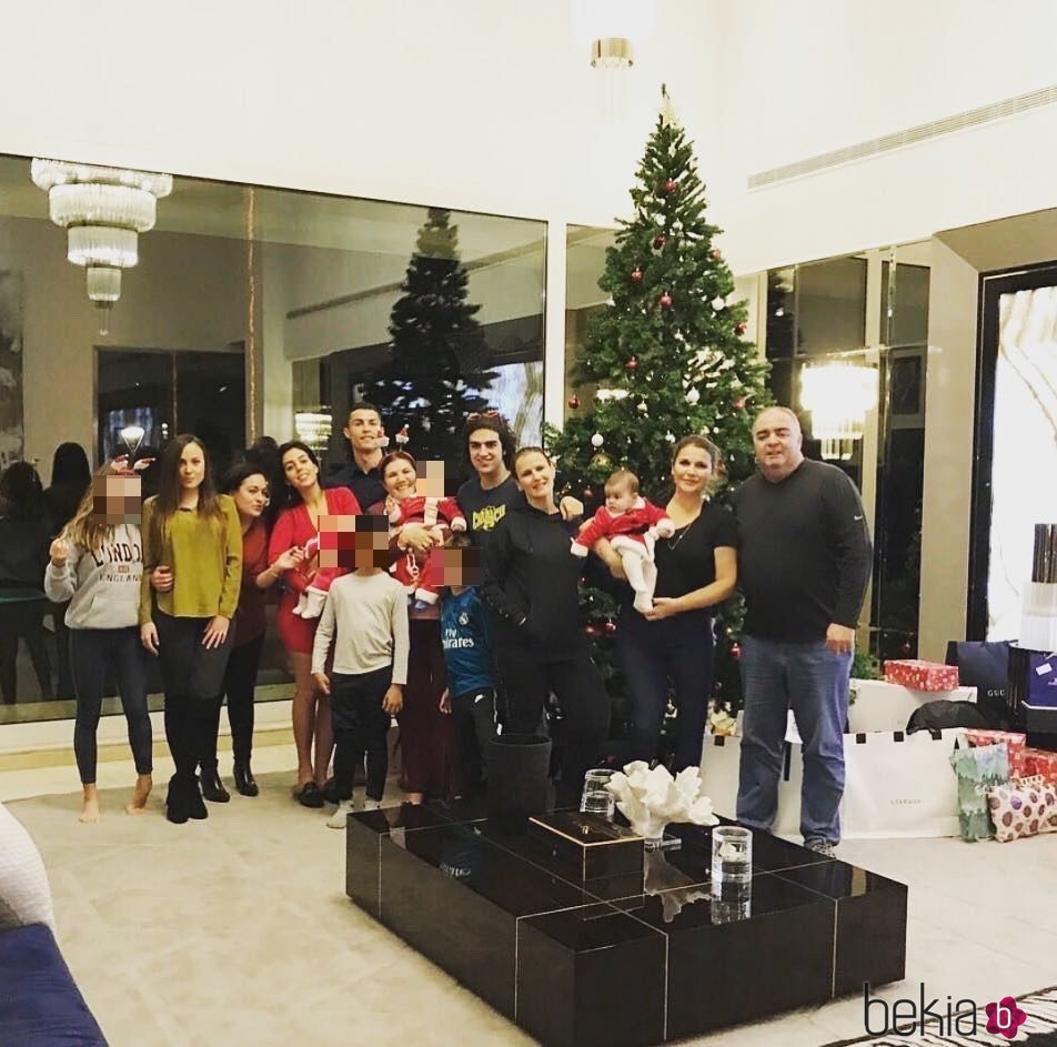 Cristiano Ronaldo junto a su familia en Navidad