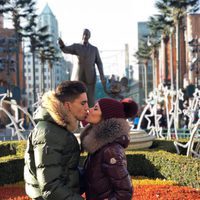 Marc Bartra y Melissa Jiménez, muy enamorados en Disneyland