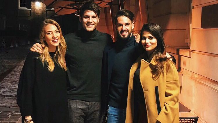 Sara Sálamo, Isco Alarcón, Álvaro Morata y Alice Campello en Londres