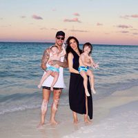 Pilar Rubio, Sergio Ramos y sus dos hijos disfrutando de la Navidad de vacaciones