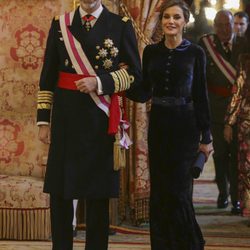 Los Reyes Felipe y Letizia llegando al Palacio Real para la Pascua Militar 2018