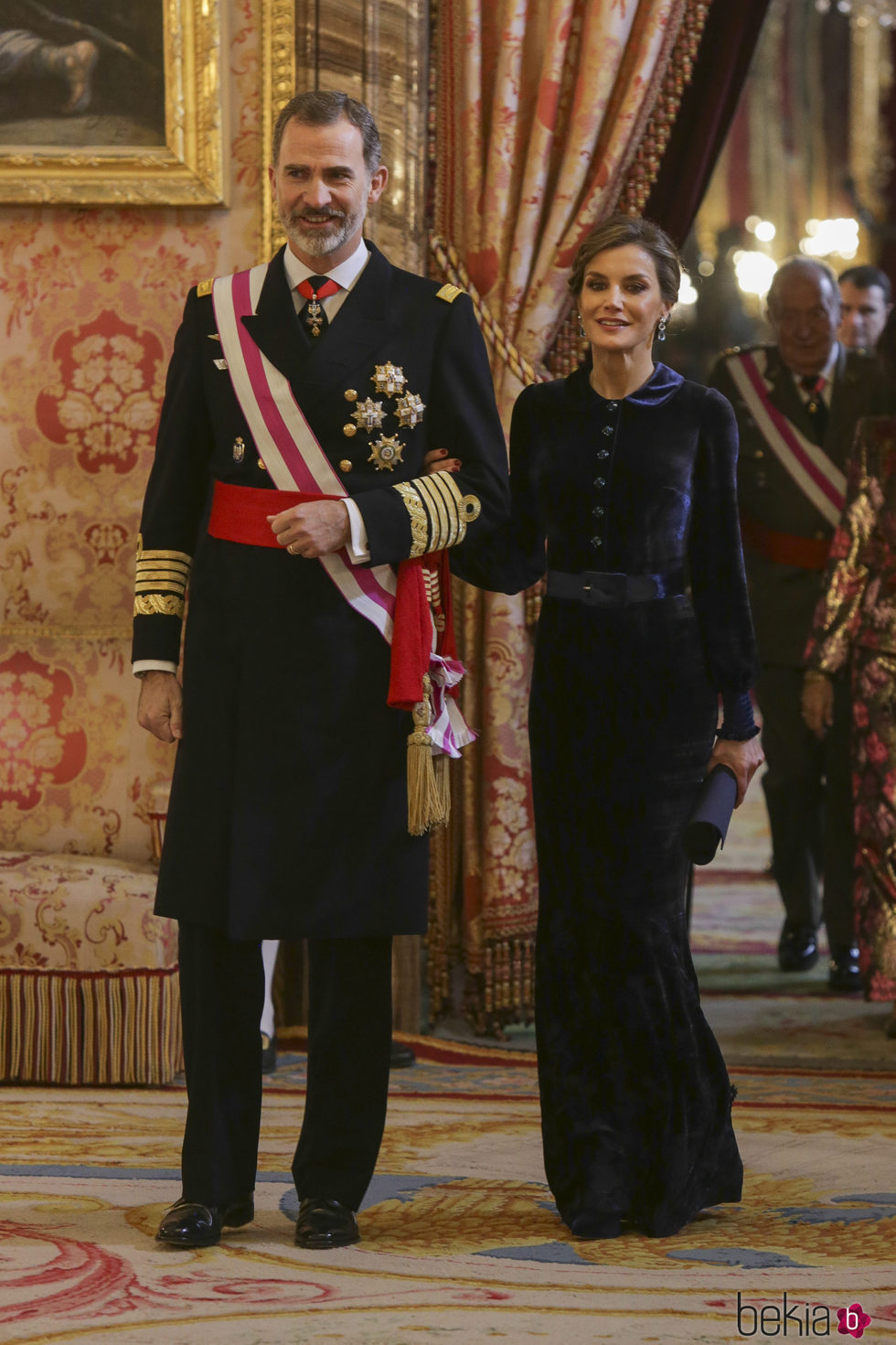 Los Reyes Felipe y Letizia llegando al Palacio Real para la Pascua Militar 2018