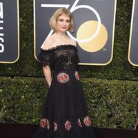 Alison Sudol en la alfombra roja de los Globos de Oro 2018