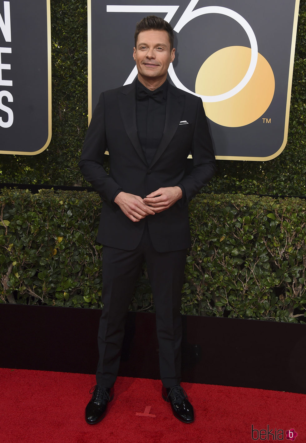 Ryan Seacrest en la alfombra roja de los Globos de Oro 2018