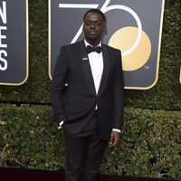 Daniel Kaluuya en la alfombra roja de los Globos de Oro 2018