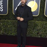 Zac Efron en la alfombra roja de los Globos de Oro 2018