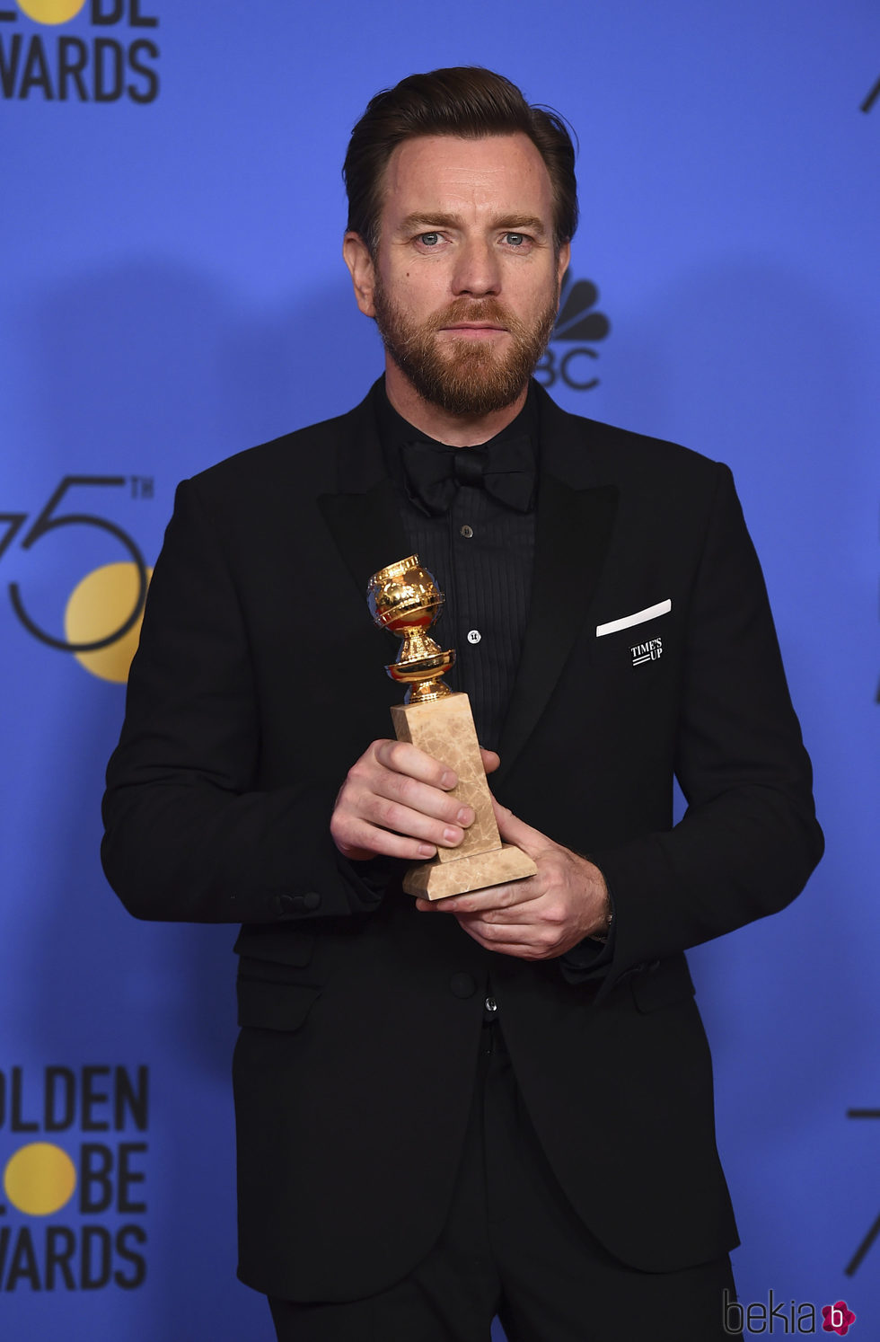 Ewan McGregor con su Globo de Oro 2018 por su papel en 'Fargo'