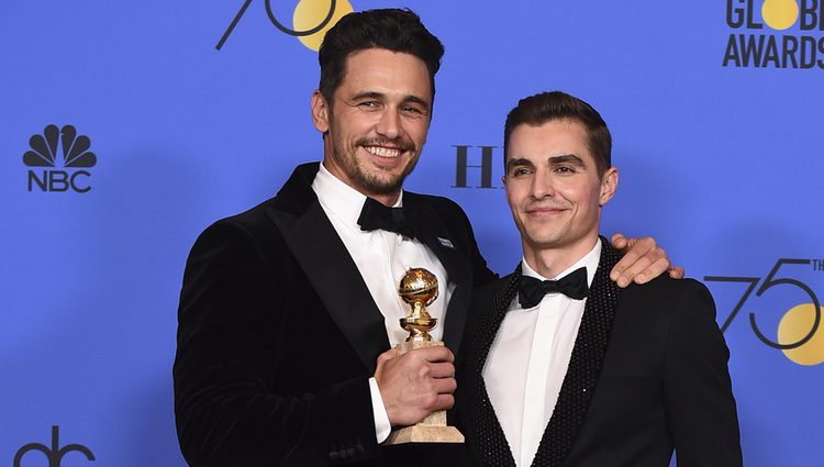 James Franco y Dave Franco con su Globo de Oro 2018 por 'The Disaster Artist'