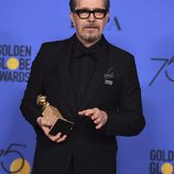 Gary Oldman con su Globo de Oro 2018 por 'Las horas más oscuras'