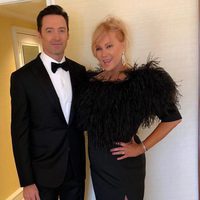 Hugh Jackman y Deborra-Lee Furnes en los Globos de Oro 2018