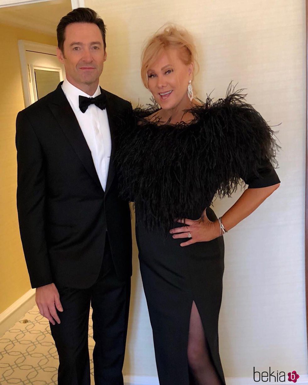 Hugh Jackman y Deborra-Lee Furnes en los Globos de Oro 2018