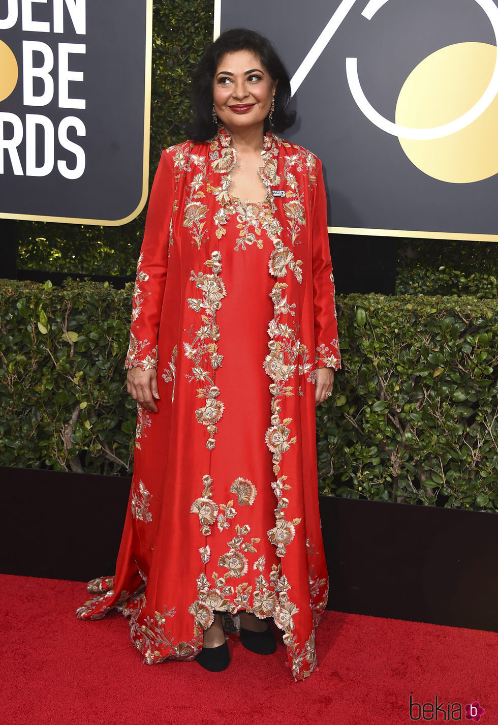 Meher Tatna, la Presidenta de la HFPA en la alfombra roja de los Globos de Oro 2018