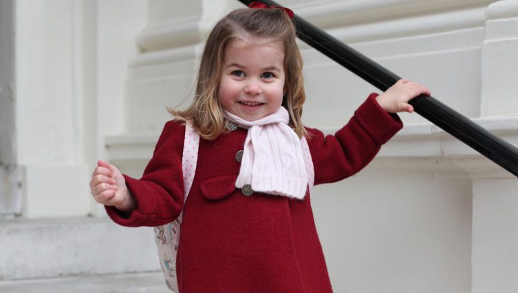 La Princesa Carlota, feliz en su primer día de guardería