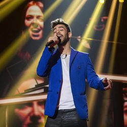 Agoney durante su actuación en la gala 10 de 'OT 2017'