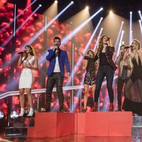 Los concursantes de 'OT 2017' en la gala 10 cantando 'Resistiré'